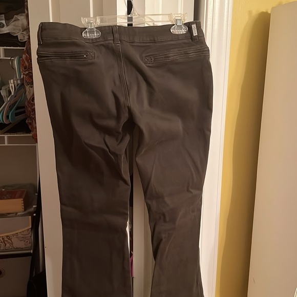 Oakley Pants - Picture 4 of 5